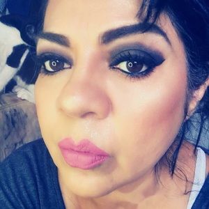 Meet your Posher, Renee